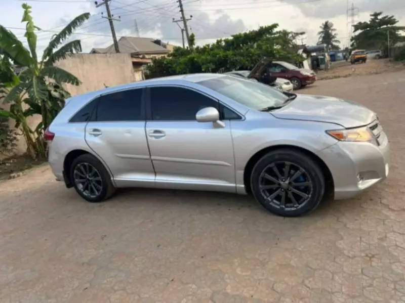 TOYOTA Venza   - 2010