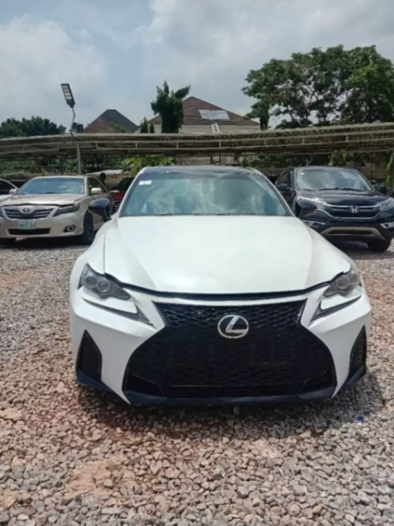 Lexus IS   - 2015