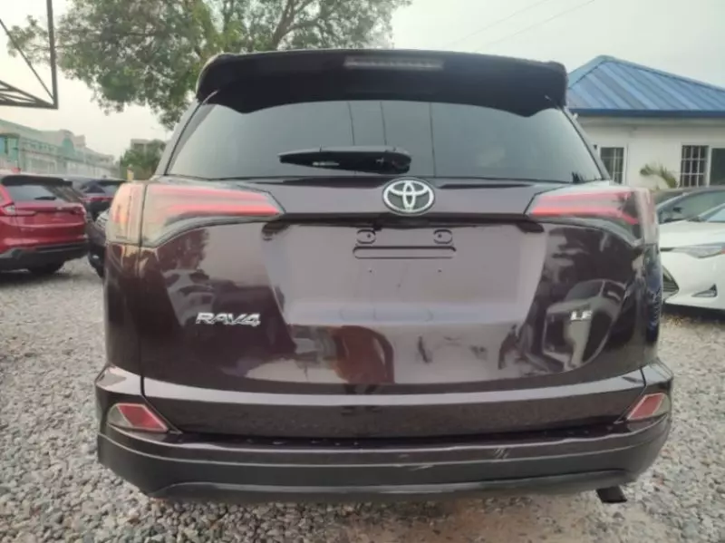 Toyota RAV4   - 2017