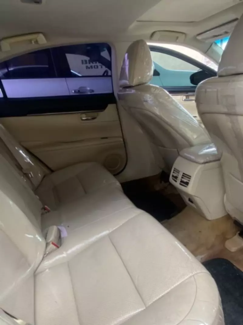 Lexus ES   - 2013