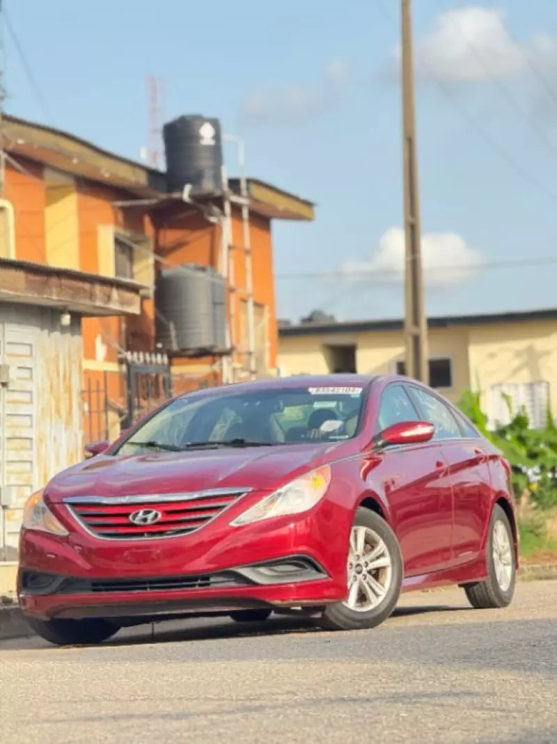 Hyundai Sonata   - 2014