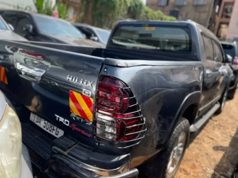 TOYOTA Hilux   - 2015