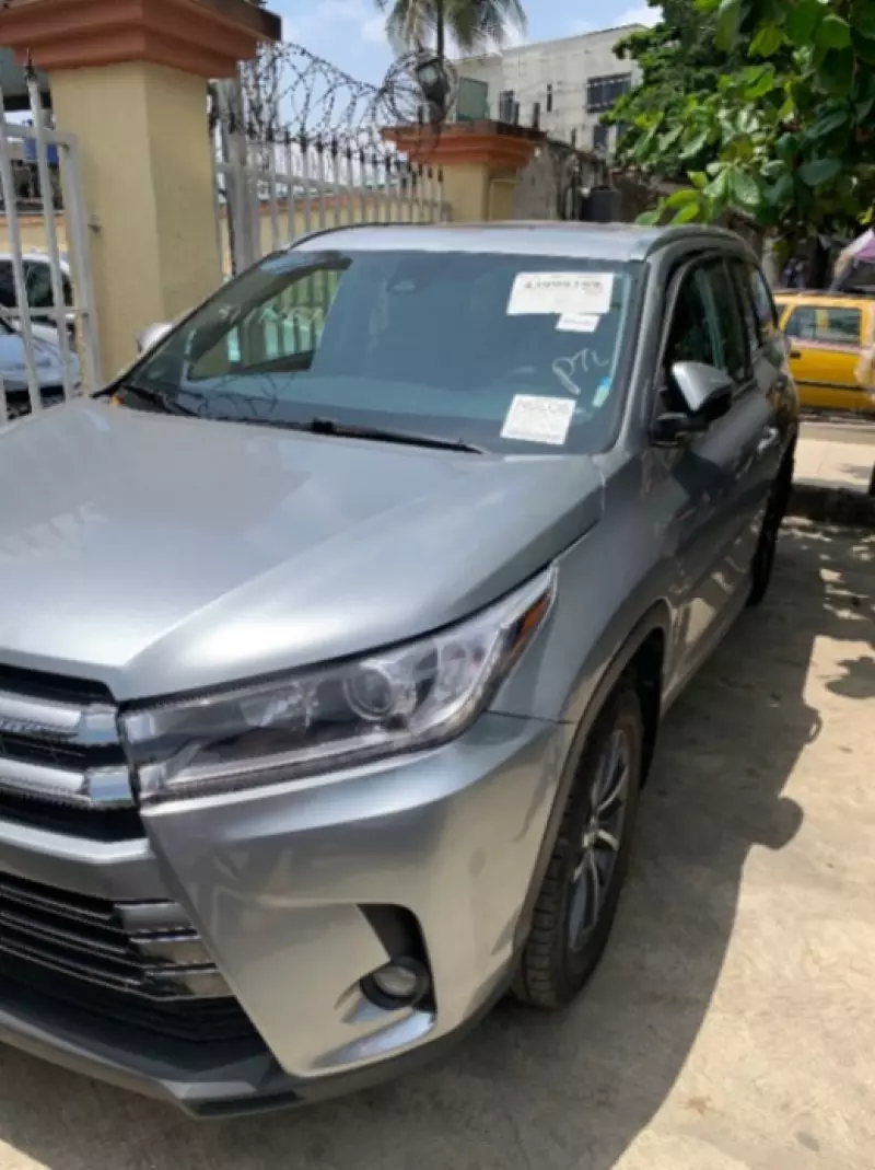 TOYOTA Highlander   - 2017