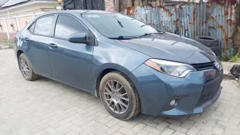 TOYOTA Corolla   - 2015