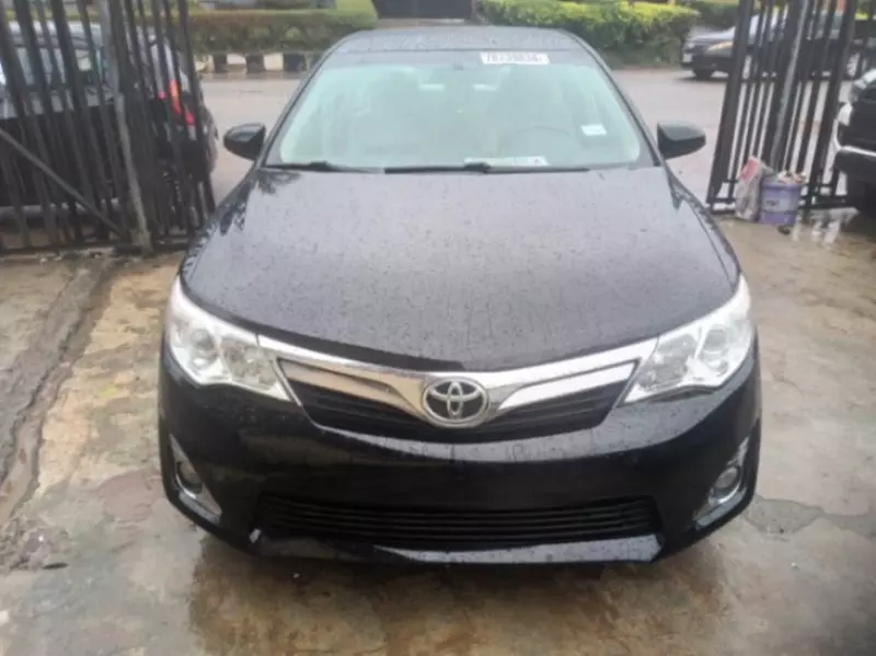 Toyota Camry   - 2013