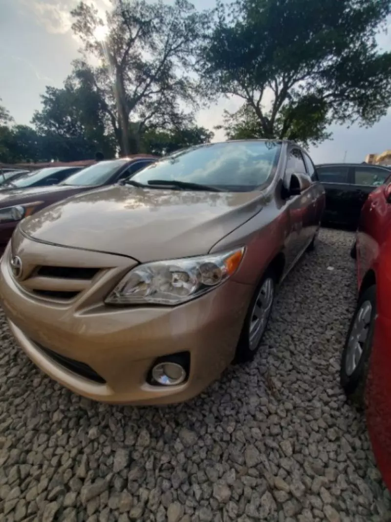 Toyota Corolla   - 2009