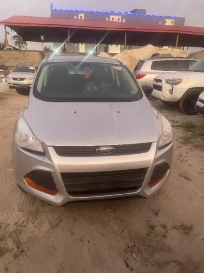 Ford Escape   - 2016