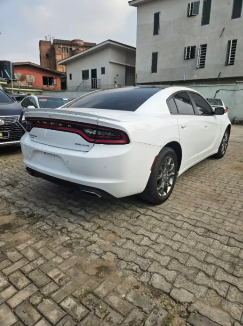 Dodge Charger   - 2017