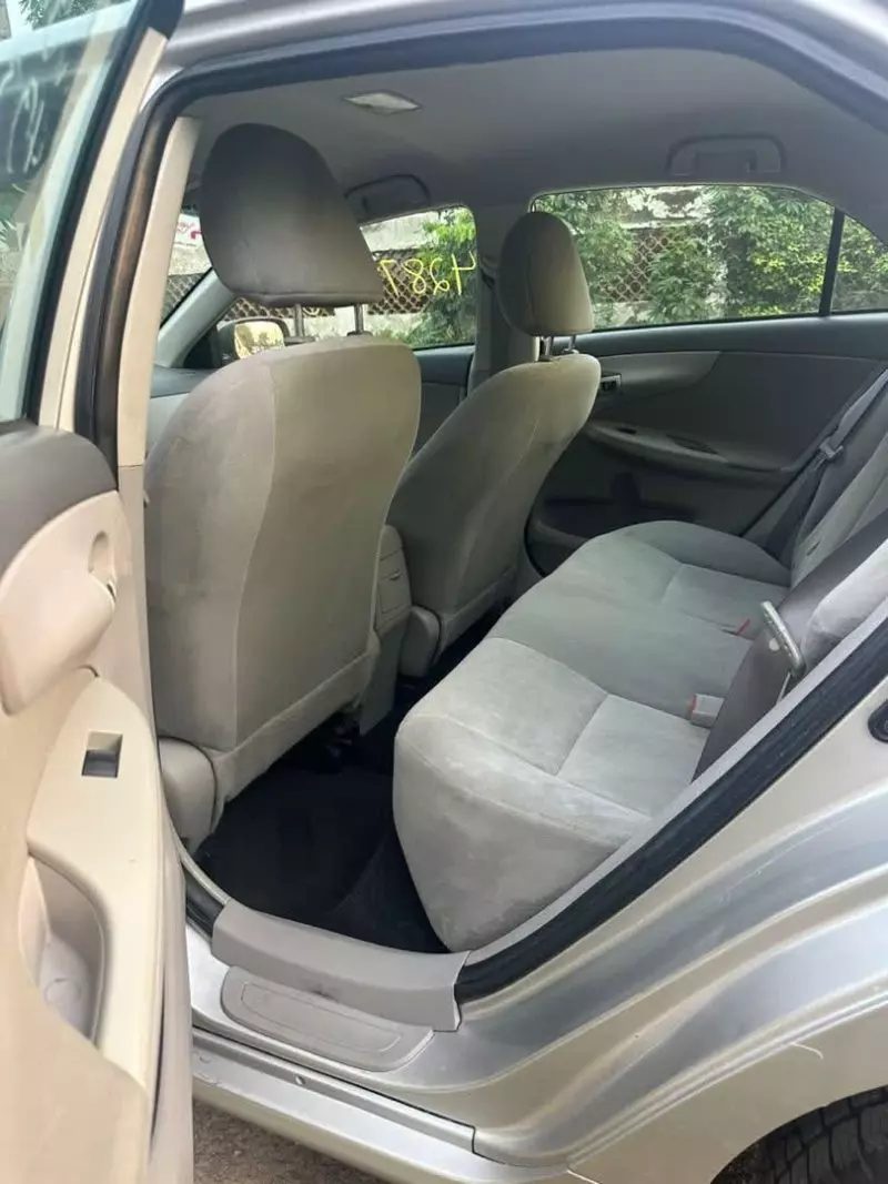 Toyota Corolla   - 2009