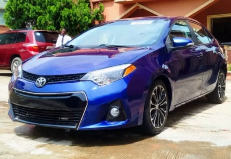 TOYOTA Corolla - 2015