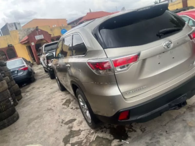 Toyota Highlander - 2014