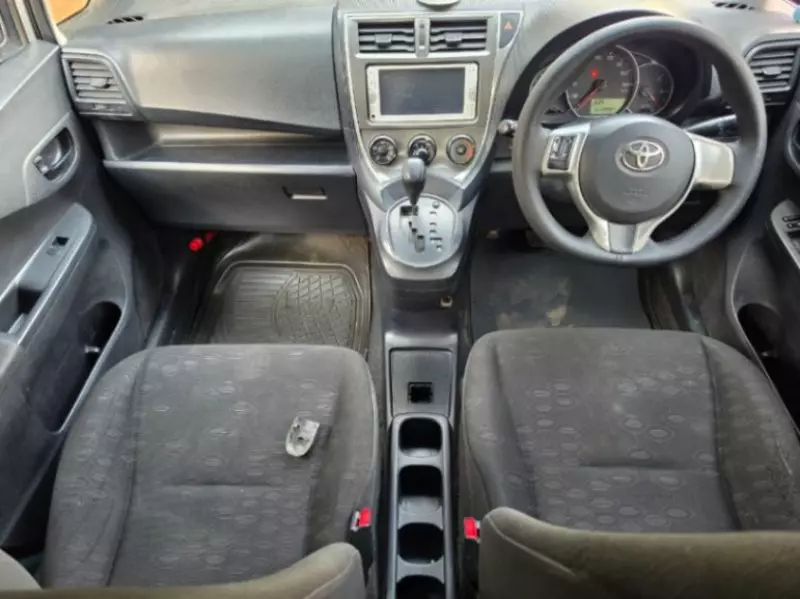 TOYOTA Ractis - 2013