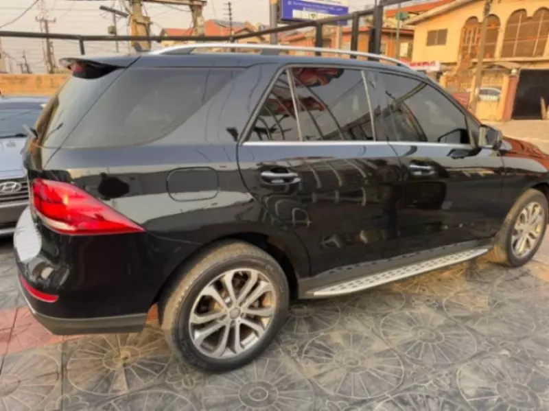 Mercedes-Benz GLE 350   - 2016