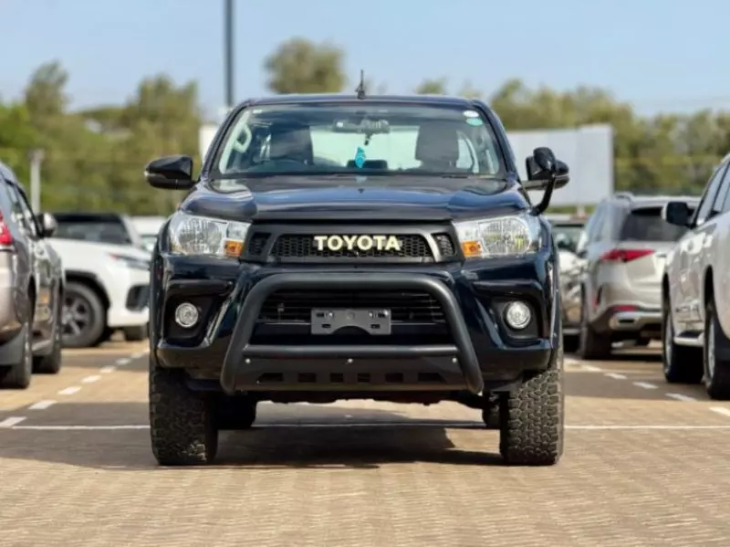 Toyota Hilux   - 2018