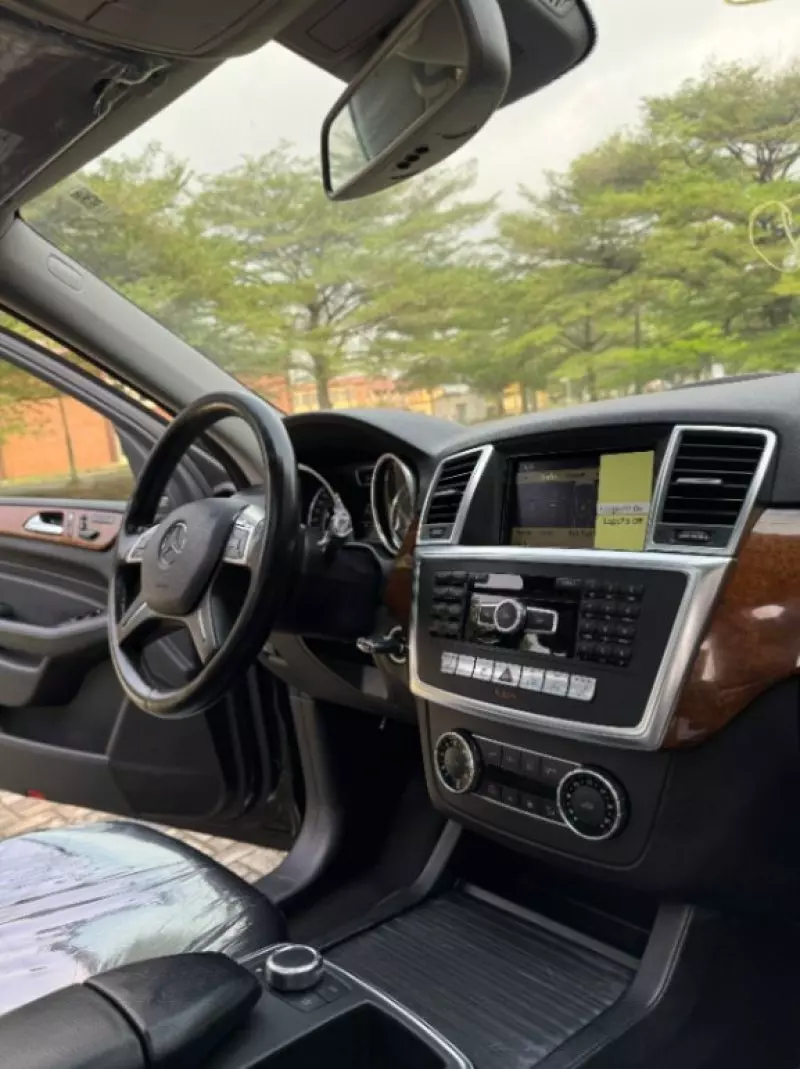 Mercedes-Benz ML-Class   - 2012