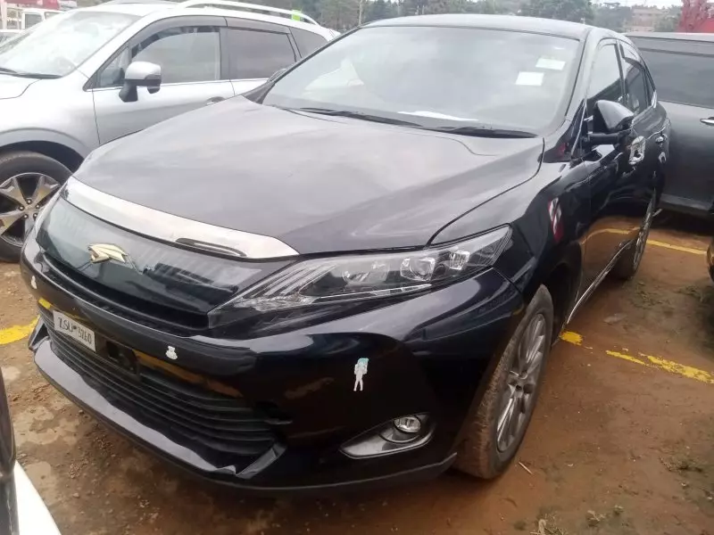 Toyota Harrier   - 2016
