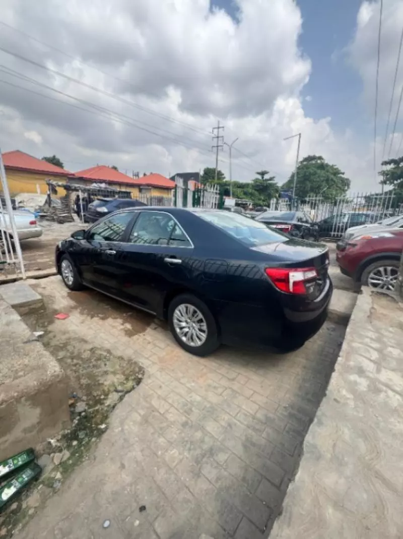 Toyota Camry   - 2014