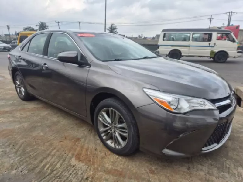 TOYOTA Camry - 2016