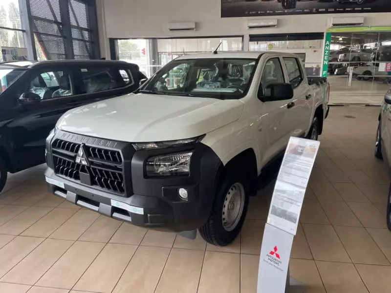 Mitsubishi L200   - 2025