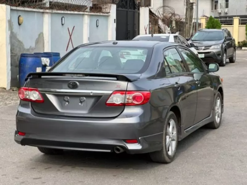 Toyota Corolla - 2011