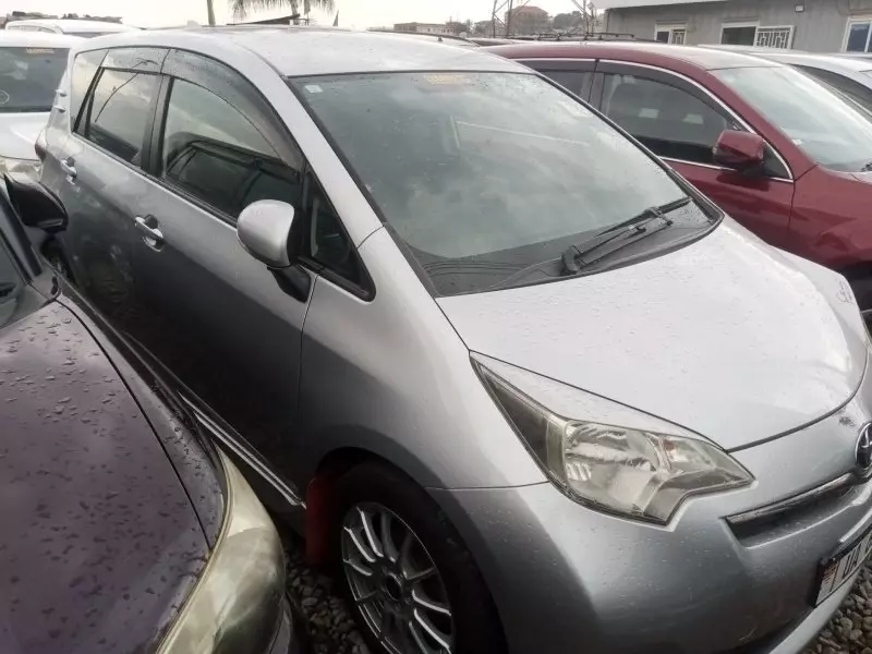 Toyota Ractis   - 2011