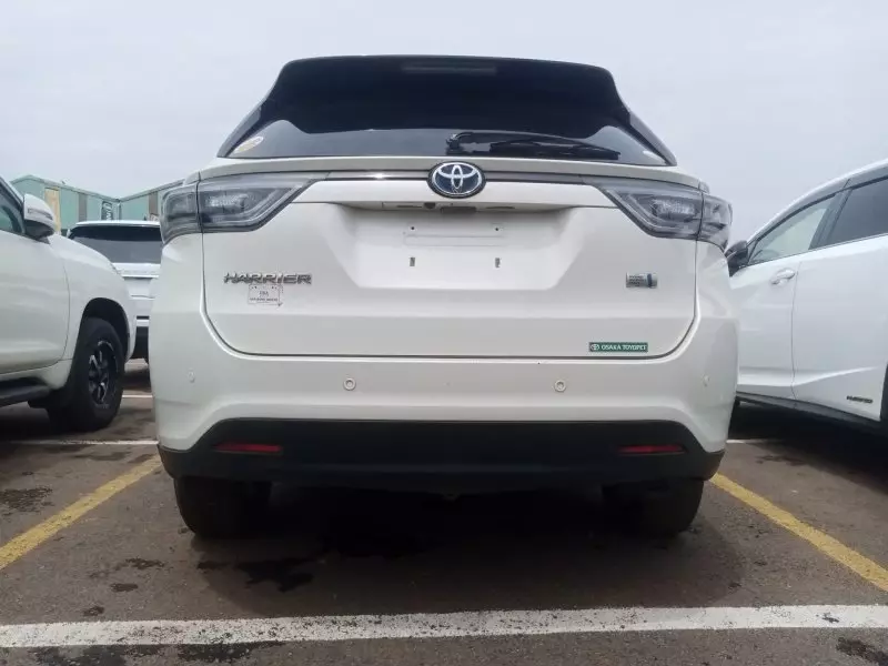 Toyota Harrier hybrid    - 2015