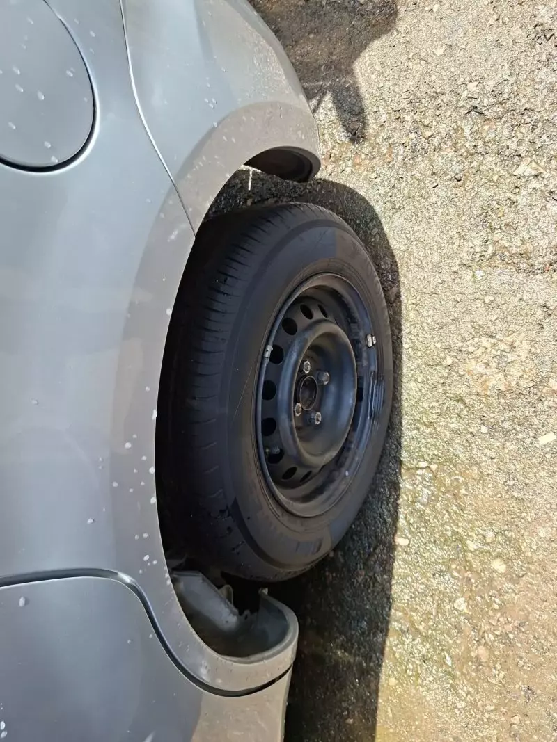 Toyota Sienta   - 2013