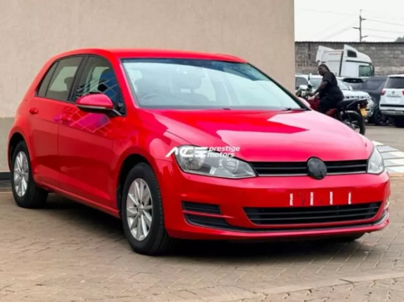 Volkswagen Golf   - 2016