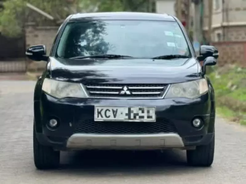 Mitsubishi Outlander   - 2011