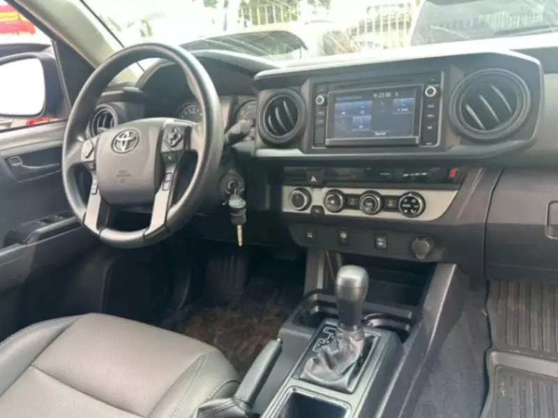 Toyota Tacoma   - 2018