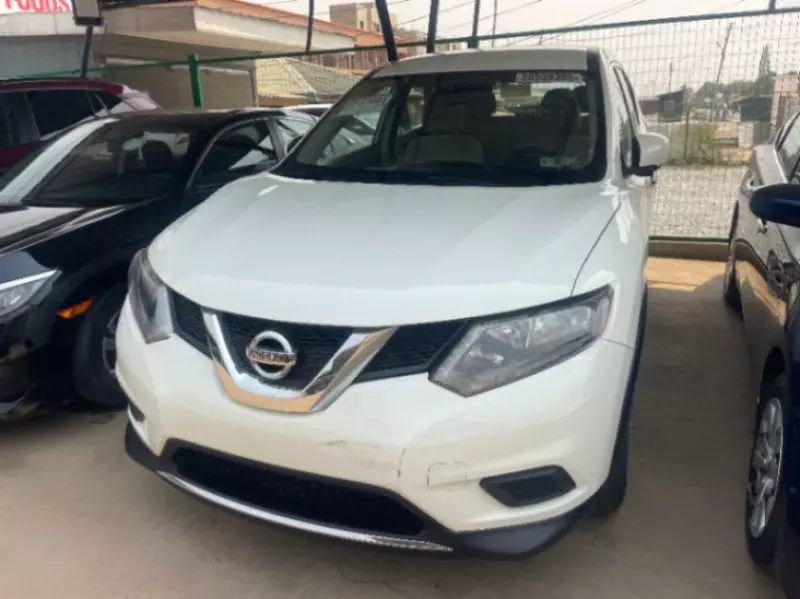 Nissan Rogue   - 2016