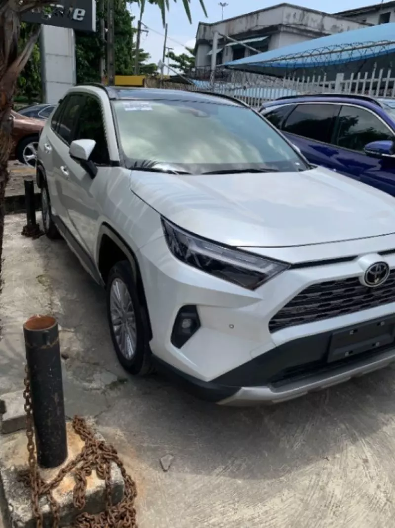 TOYOTA RAV 4   - 2024