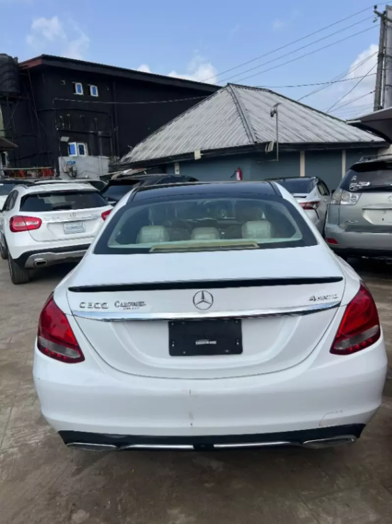 Mercedes-Benz C 300   - 2015