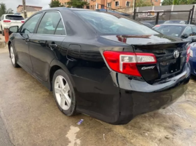 TOYOTA Camry   - 2012