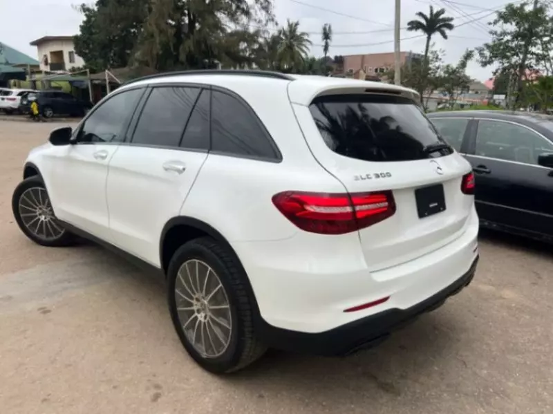 Mercedes-Benz GLC 300   - 2019