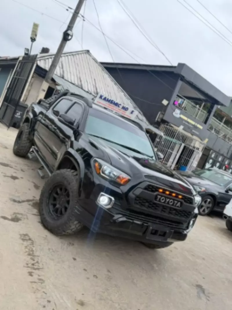 TOYOTA Tacoma - 2017