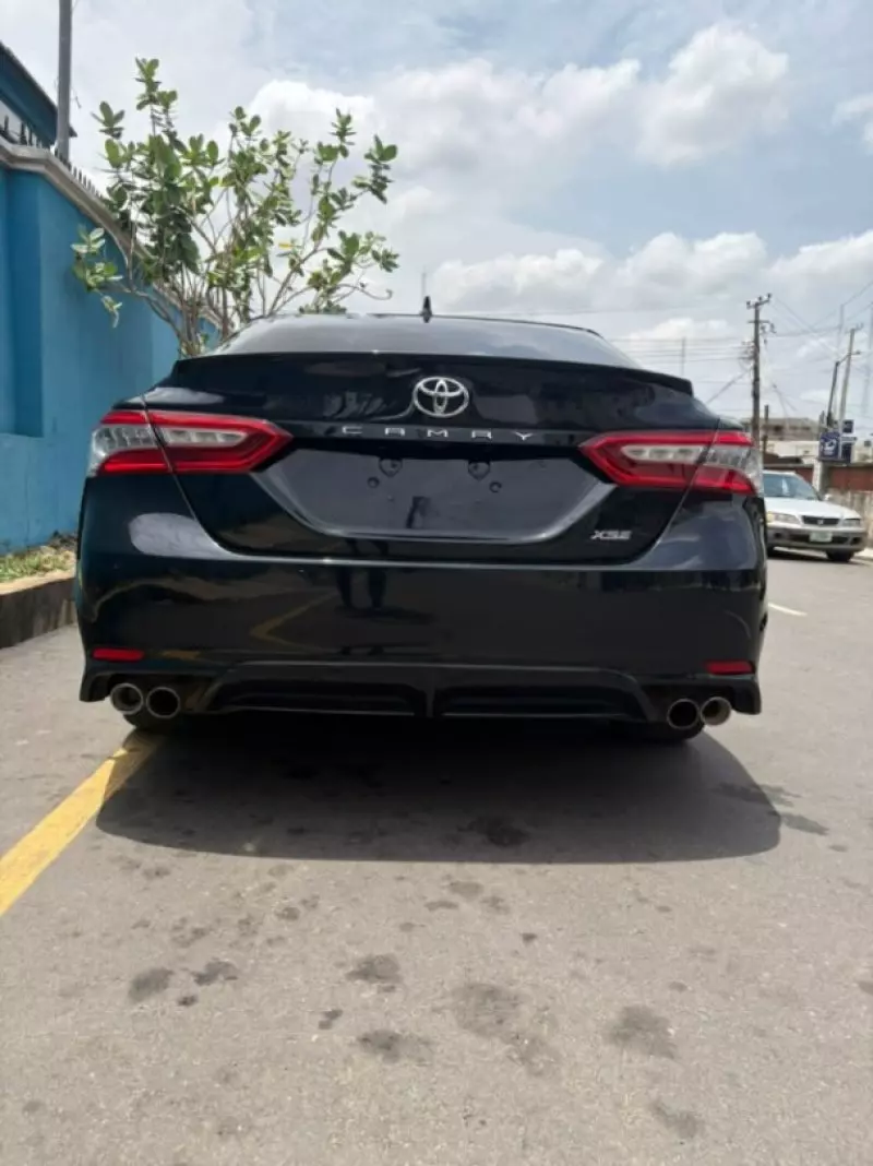 TOYOTA Camry - 2018