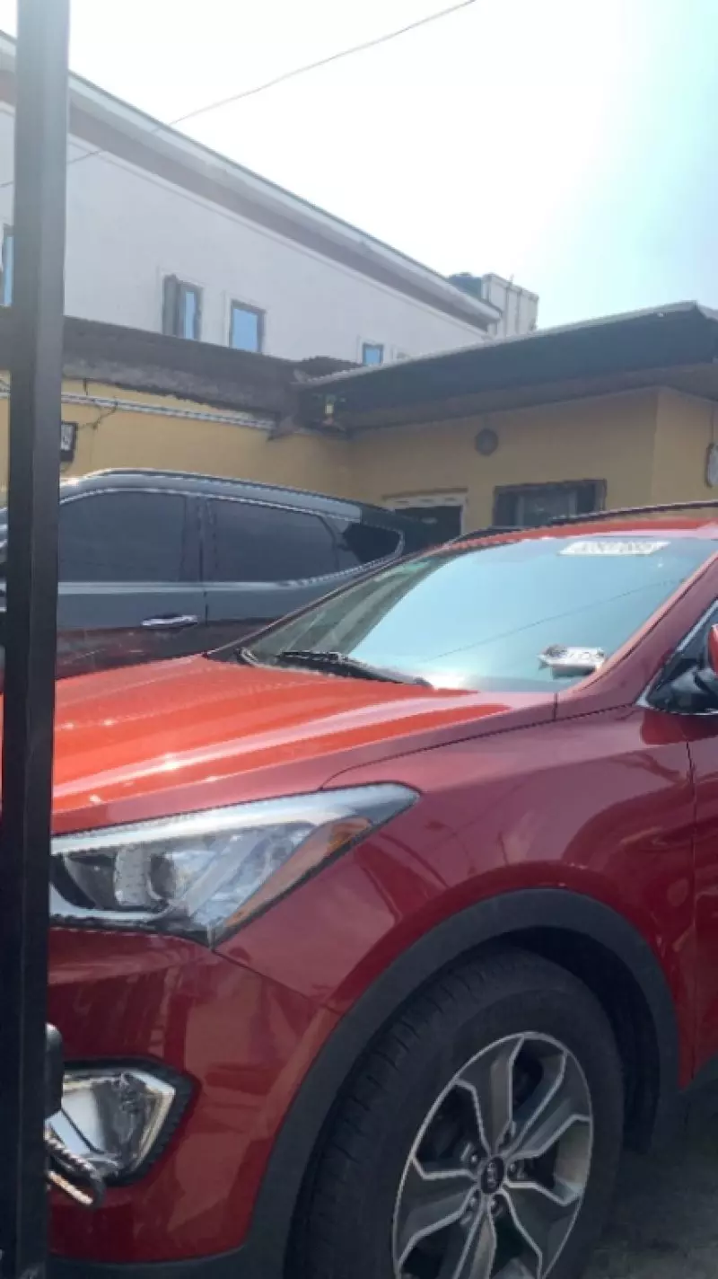 Hyundai Santa Fe   - 2013