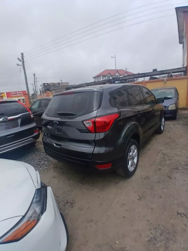 Ford Escape   - 2019