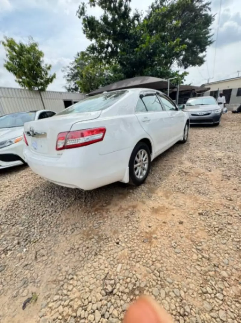TOYOTA Camry   - 2010