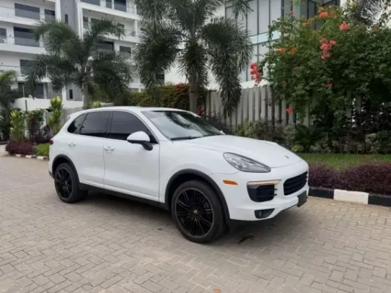 PORSCHE Cayenne   - 2016