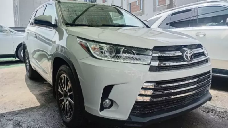Toyota Highlander   - 2017