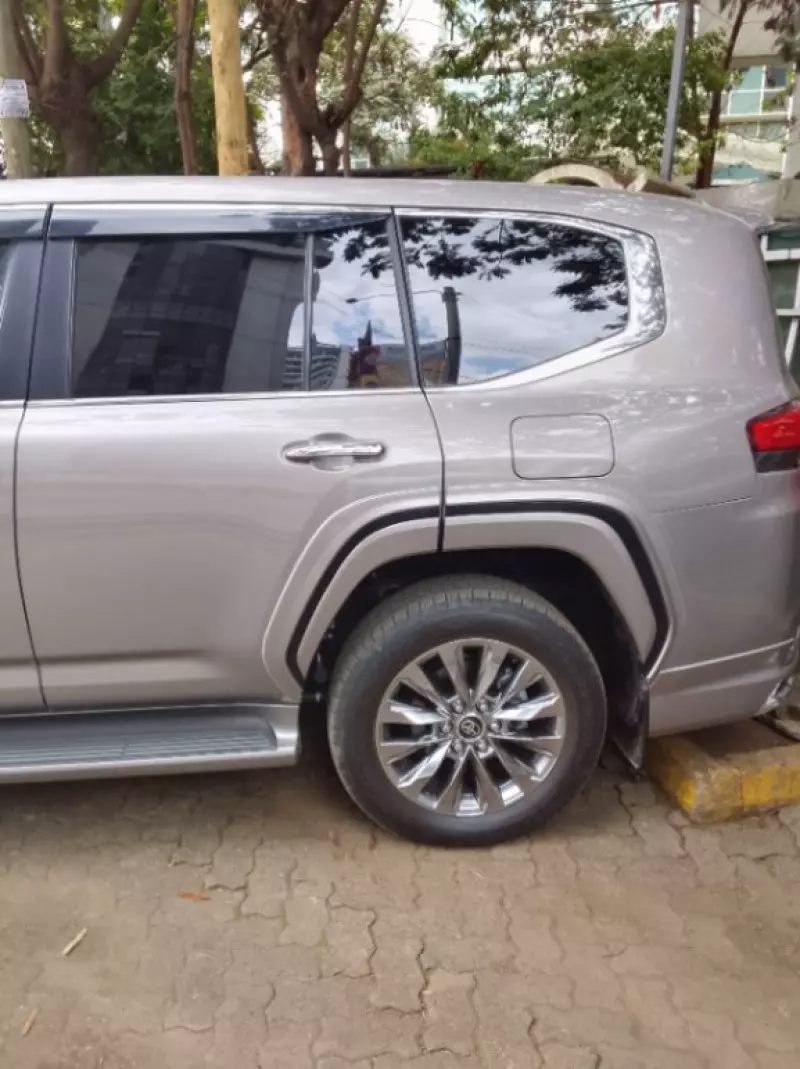 Toyota Land Cruiser   - 2023