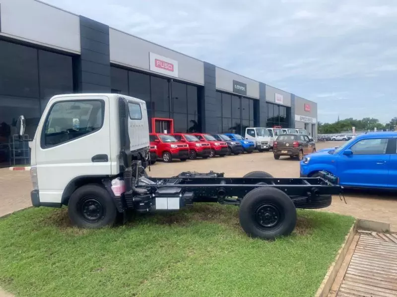 Mitsubishi Fuso Canter   - 2025