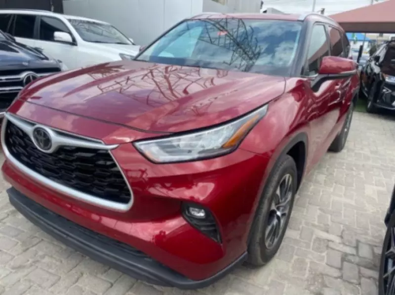 Toyota Highlander   - 2020