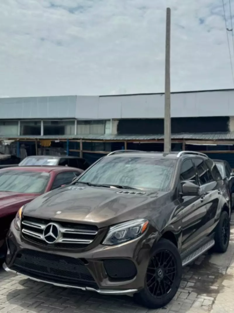 Mercedes-Benz ML-Class   - 2012