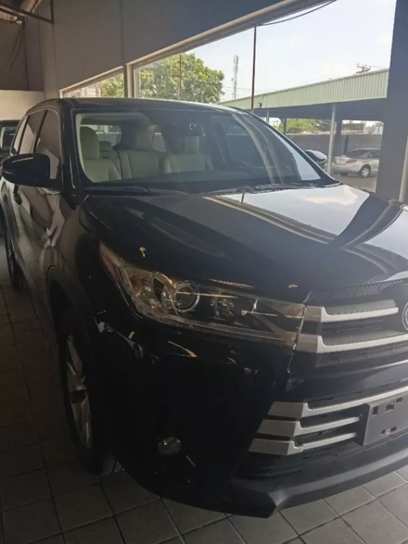 Toyota Highlander   - 2020