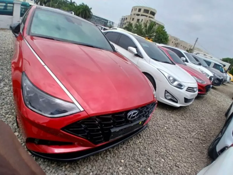 Hyundai Elantra   - 2019