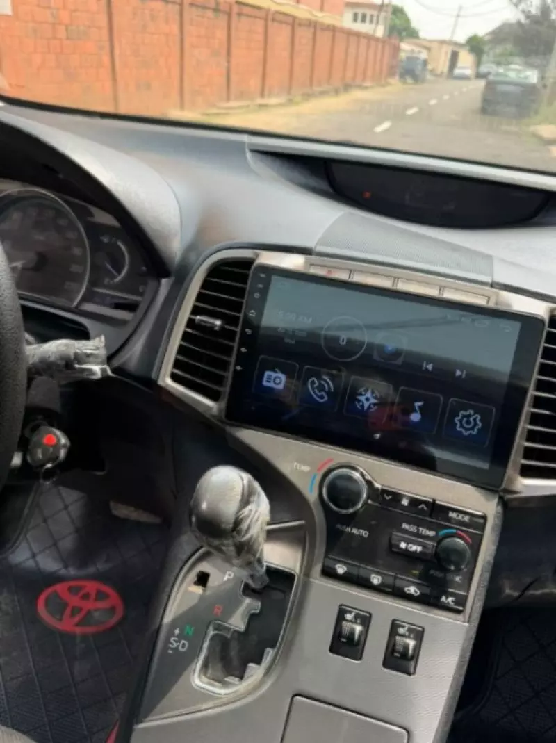 Toyota Venza   - 2014