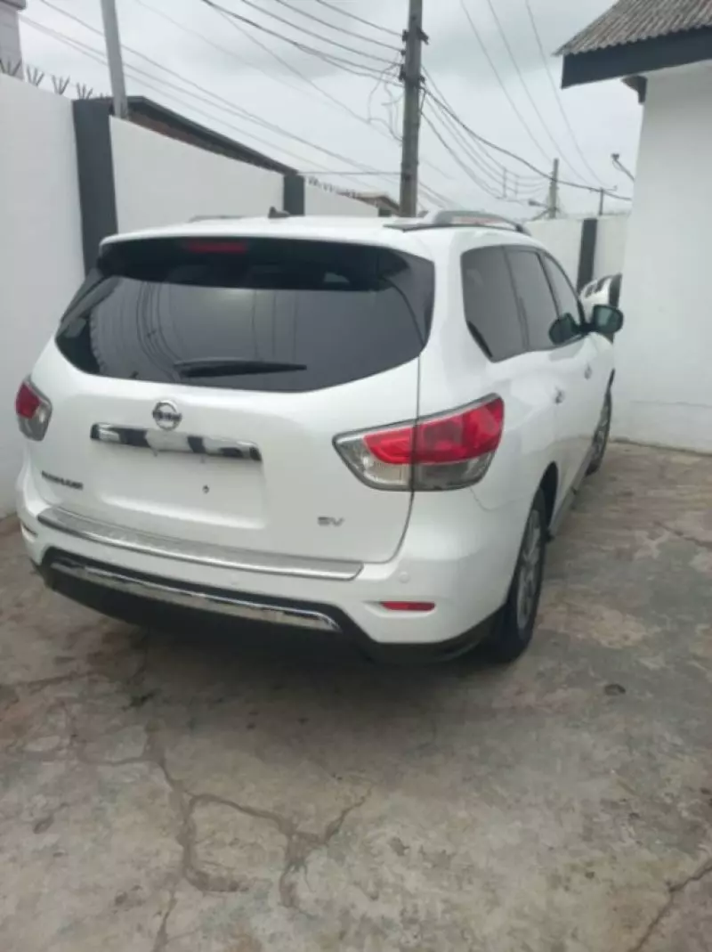 Nissan Pathfinder   - 2015